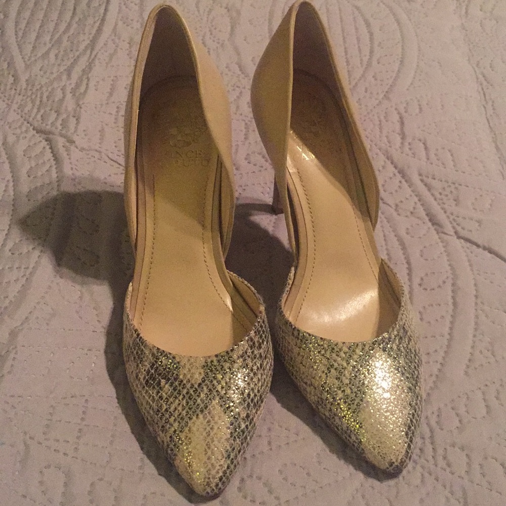 Vince Camuto snakeskin gold/tan pumps